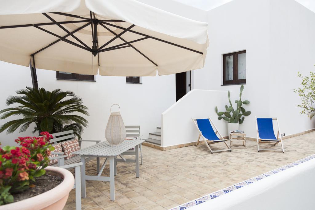 Hotel Mercanti Di Mare Santa Marina Salina Exterior foto
